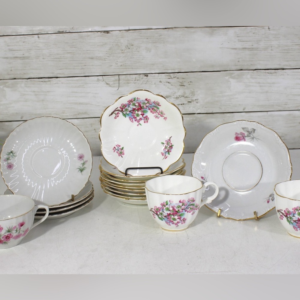 Floral Porcelain Tea Set - White and Pink